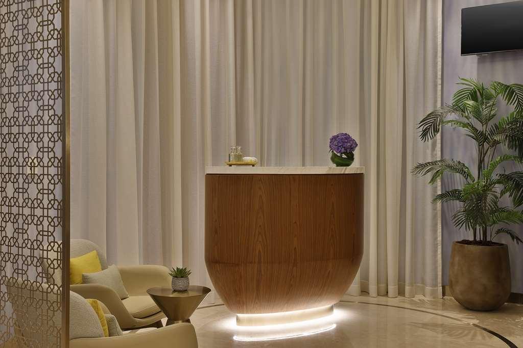 Embassy Suites By Hilton Dubai Business Bay Servizi foto