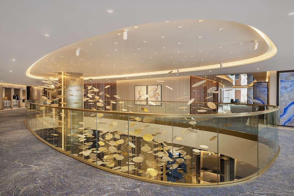 Embassy Suites By Hilton Dubai Business Bay Amenities foto
