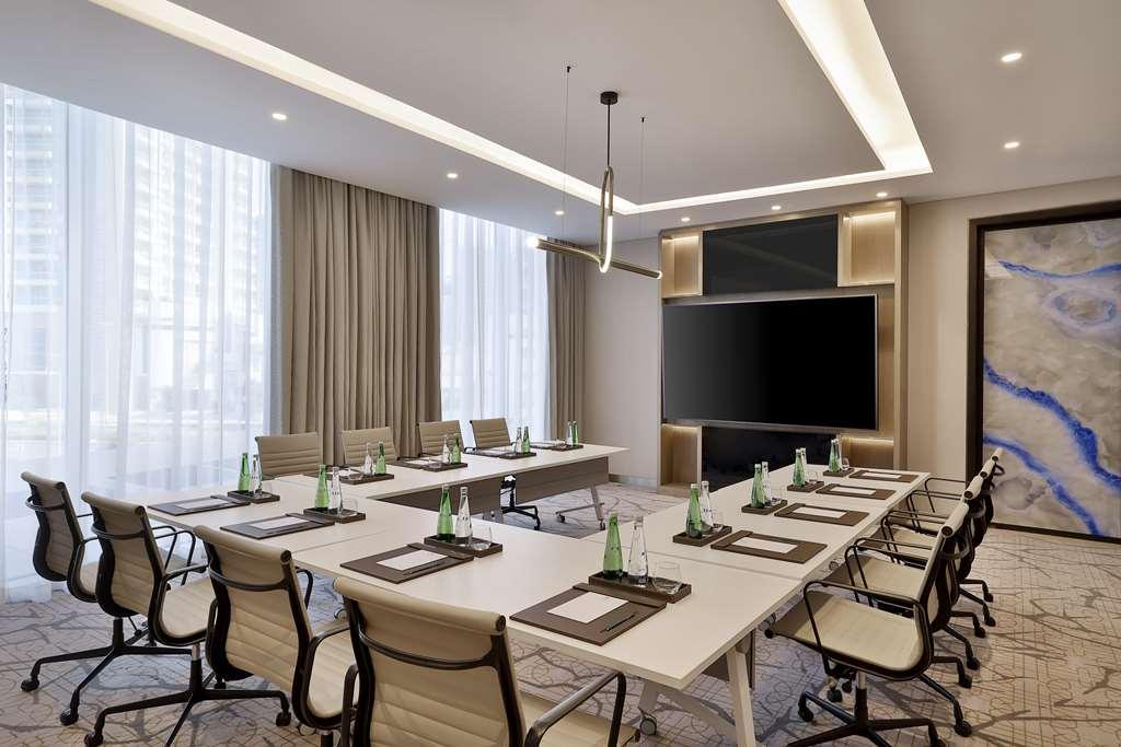 Embassy Suites By Hilton Dubai Business Bay Servizi foto