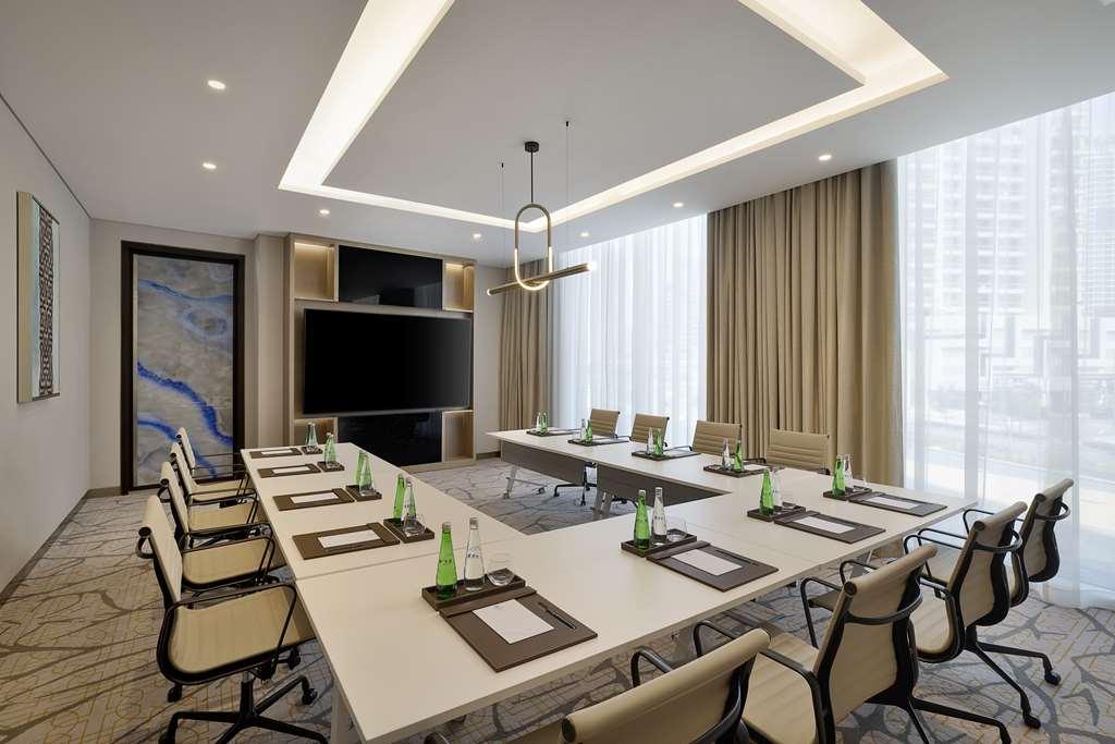 Embassy Suites By Hilton Dubai Business Bay Servizi foto