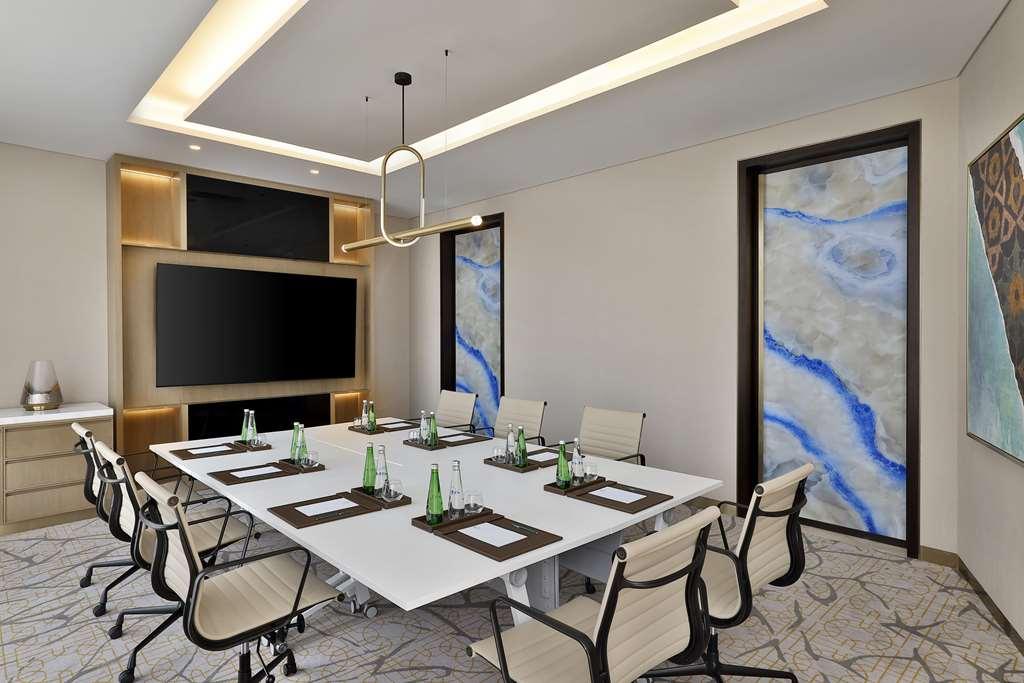 Embassy Suites By Hilton Dubai Business Bay Servizi foto